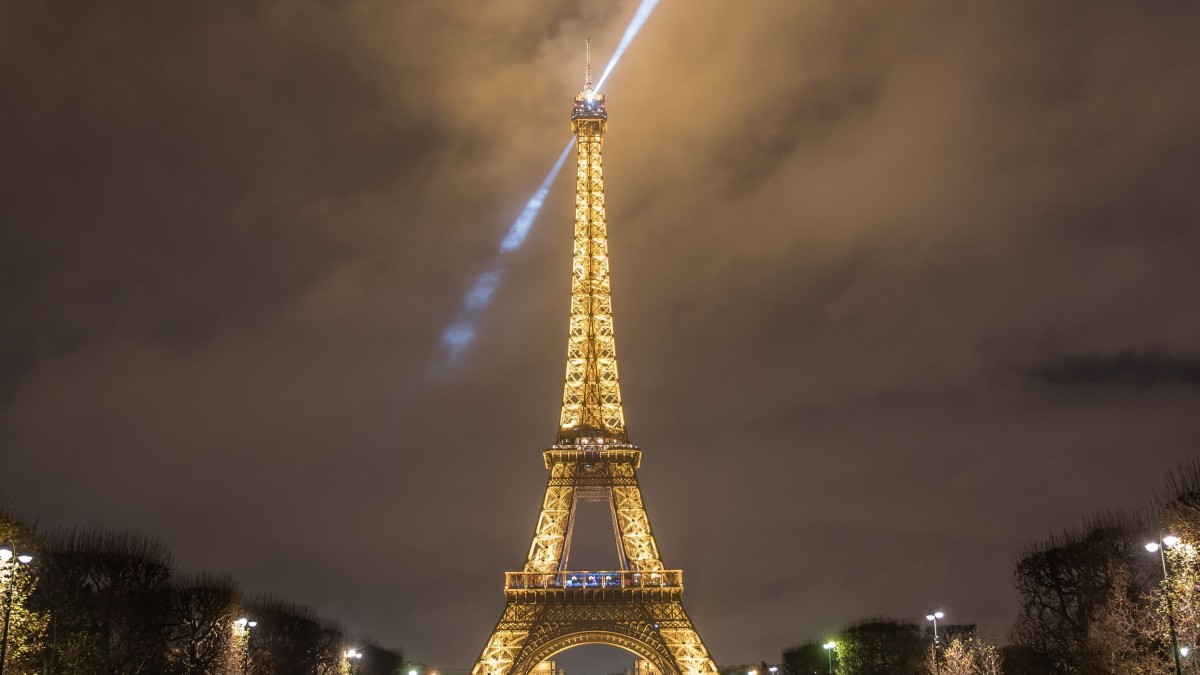 A brief history of the Tower’s lighting Eiffel Tower
